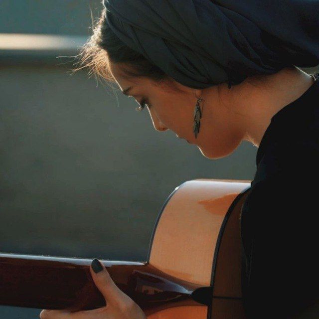 Kiana - In Profile